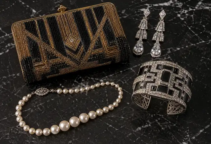 1920s Art Deco fashion jewelry beaded bag