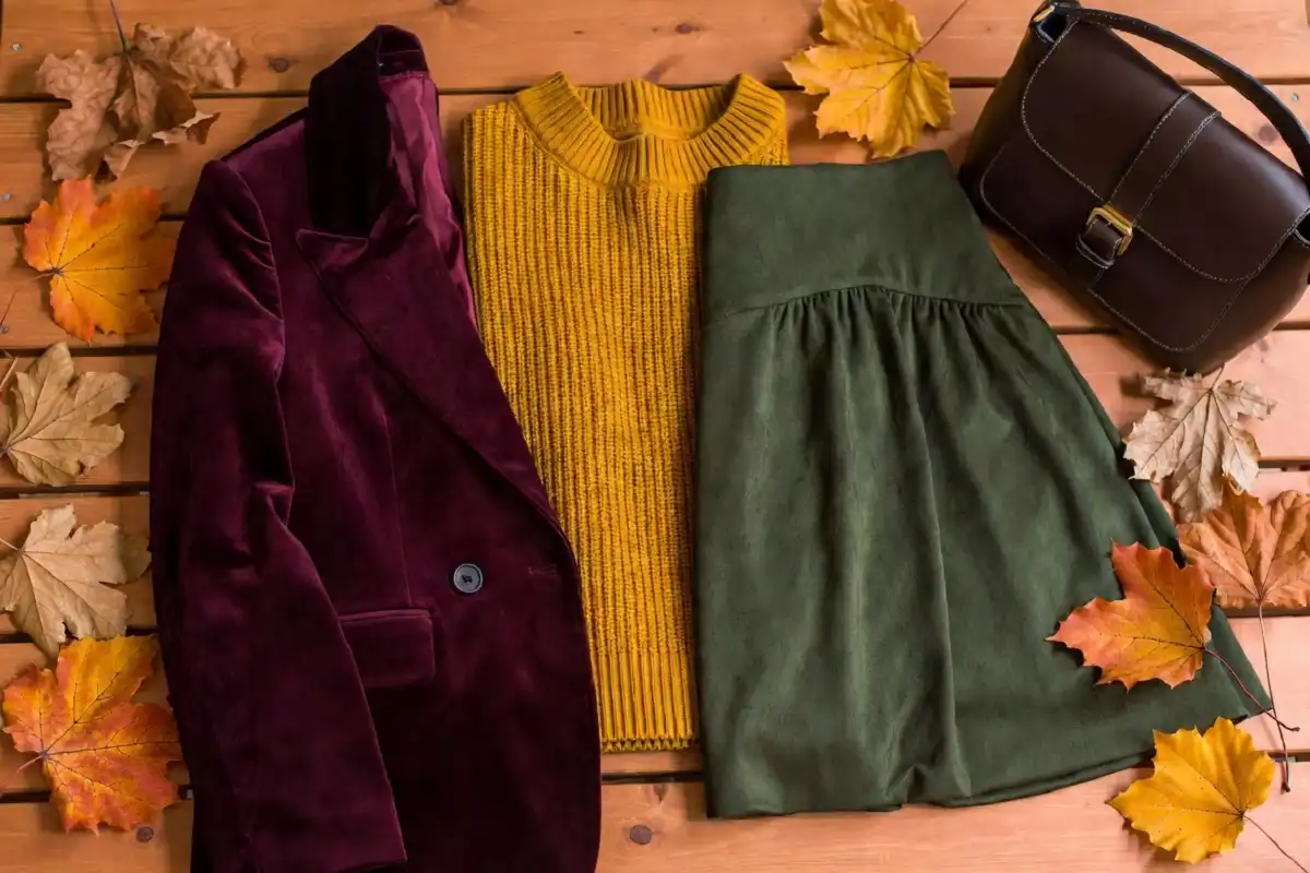 2025 fall fashion color palette featuring burgundy forest green and mustard yellow
